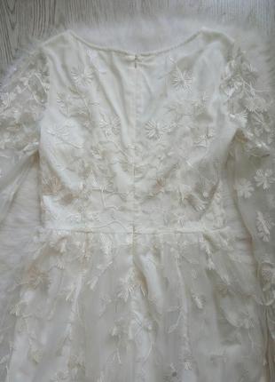 Белое длинное шелковое в пол нарядное вечернее свадебное платье с фатином вышивка рукава10 фото