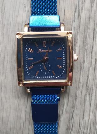 Часы-браслет синие, сетчатый ремешок с магнитной застёжкой4 фото