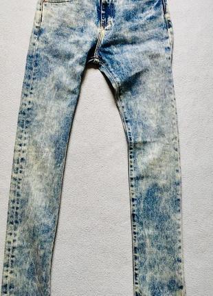 Джинсы levi's! новые! в подарок еще одни джинсы levi's!5 фото