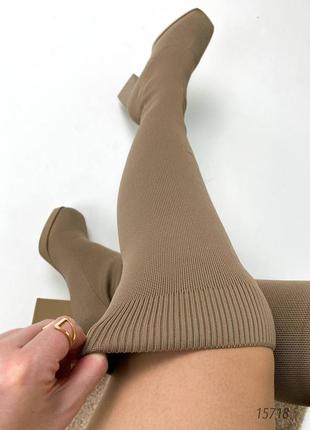 Текстильные сапоги на каблуке: материал: текстиль
внутри: текстиль
каблук: 9см
платформа: 2,5см
высота от пятки: 47см3 фото