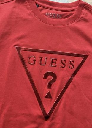 Новая красная футболка guess2 фото