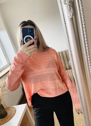 Легкий персиковый свитер1 фото