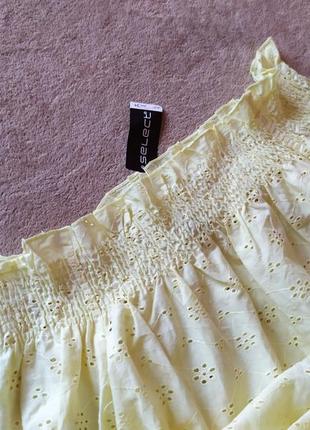 Красивая нежная лимонная хлопковая блуза трапеция со спущенными плечами с перфорацией5 фото