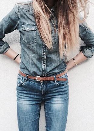 Трендовая джинсовая рубашка
