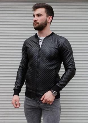 Чоловіча куртка бомбер стьобана у ромбік