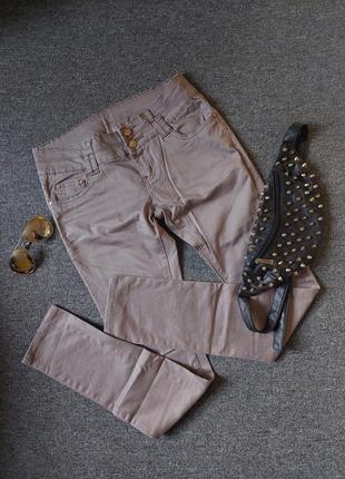Стильные джинсы скинны пастельно шоколадного цвета1 фото