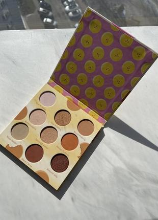 Палетка тіней beauty bakerie proof is in the pudding eyeshadow palette2 фото