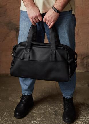 Спортивна сумка з плечовим ременем, чорна з екошкіри в спортзал чоловіча дорожня