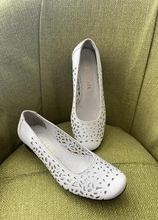 Белые женские туфли с перфорацией ажурные натуральная кожа4 фото