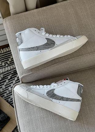 Кроссовки nike blazer mid 77 snake