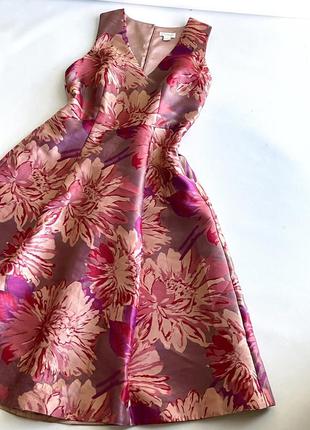 Платье праздничное в цветочный принт1 фото