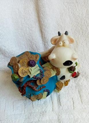 Фигурка статуэтка копилка корова