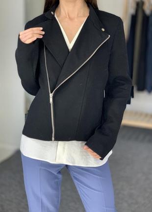 Стильная курточка gap 40