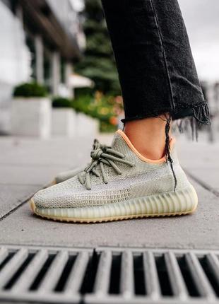 Жіночі кросівки adidas yeezy boost 350 v2 desert sage знижка sale / smb