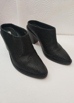 Стильные черные кожаные туфли-мюлы &amp; stories othet7 фото