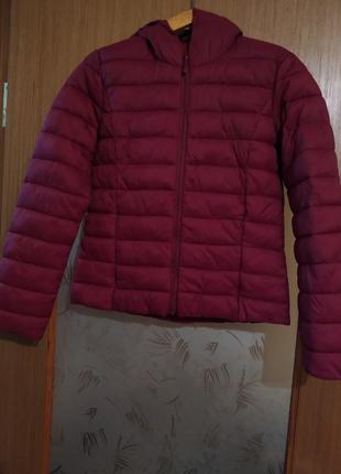 Легкая женская бордовая, красная куртка, курточка с капюшоном tally weijl3 фото