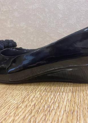 Новые туфли черные лаковые clarks wide fit3 фото