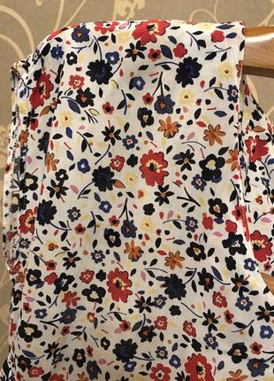 Огромный выбор красивых блуз и рубашек.