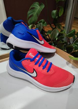 Фирменные легкие яркие кроссовки