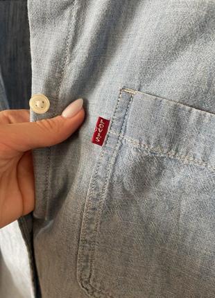 Блакитна сорочка джинсова сорочка levi’s boyfriend fit6 фото