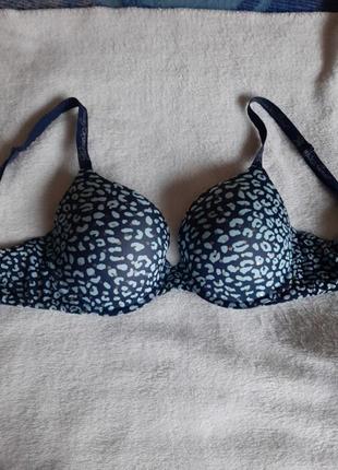 Бюст vs без пушапу.