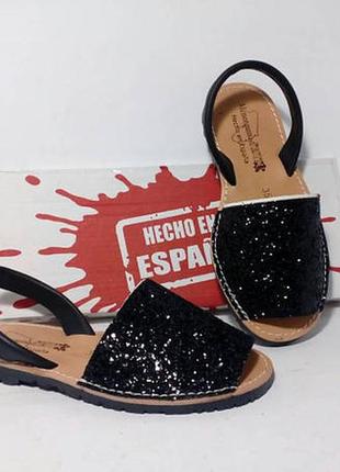 Яскраві жіночі шкіряні менорки із блиском іспанія, оригінал

в наявності