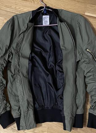 Бомбер h&m, цвет хаки.2 фото