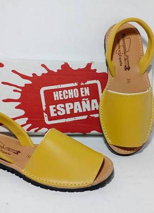 Яркие менорки из натуральной кожи испания