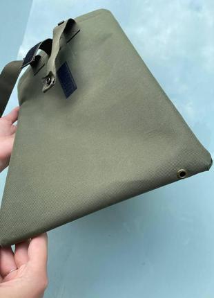 Підсумок для скидання магазинів (олива) з люверсом для зливу води та жорсткою горловиною компактно складається