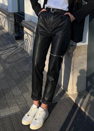 Стильные штаны, р.s,m, эко-кожа на замше, черный1 фото