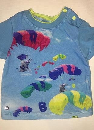 Шикарная футболка на 0-3 месяца футболочка