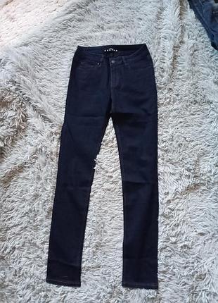 Джинсы