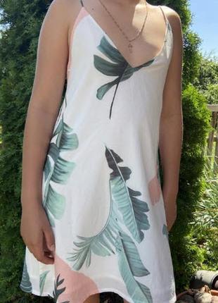 Летнее платье с флористическим принтом2 фото