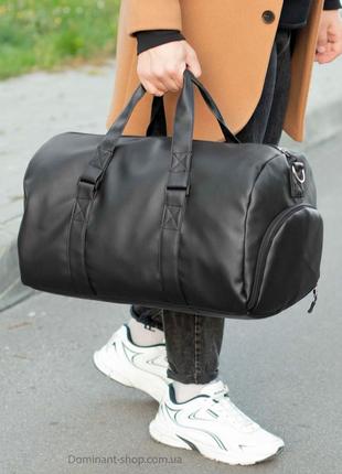 Чоловіча дорожня спортивна сумка з відділом для взуття чорна з екошкіри для тренувань містка на 28 л
