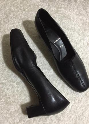 Зручні туфлі, шкіра. р. 6н