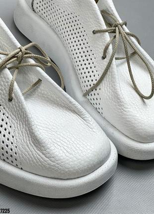 Натуральные кожаные белые лоферы - мокасины на шнуровке10 фото