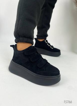 Натуральные замшевые демисезонные черные спортивные ботинки - кеды на байке на липучках9 фото