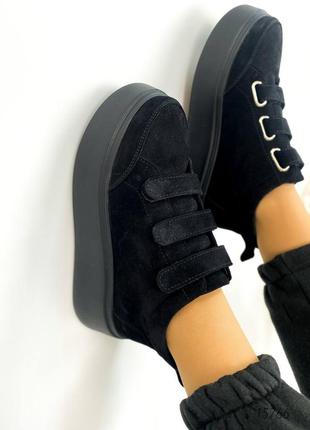 Натуральные замшевые демисезонные черные спортивные ботинки - кеды на байке на липучках10 фото