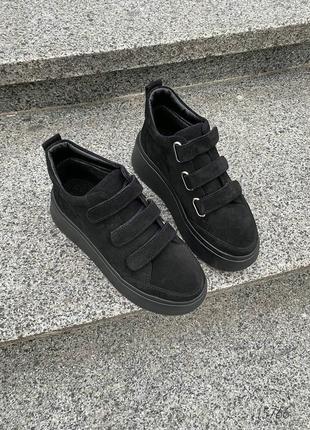Натуральные замшевые демисезонные черные спортивные ботинки - кеды на байке на липучках2 фото