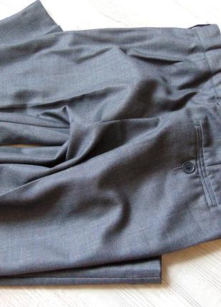 Шикарные классические брюки для мальчика.
flip back.
размер 8 лет7 фото