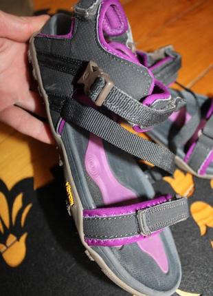 38 разм. сандалии hi-tech подошва vibram. длина по внутренней стельке 24,5 см., ширина подошвы - 9,5