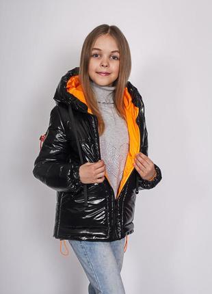 Демисезонная куртка на девочку "монклер"3 фото