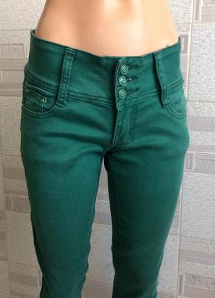 Яркие джинсы4 фото