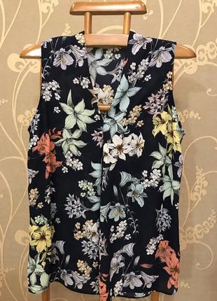 Очень красивая и стильная брендовая блузка 19.