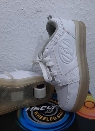 Роликові ковзани heelys premium 1 lo lighted triple white1 фото