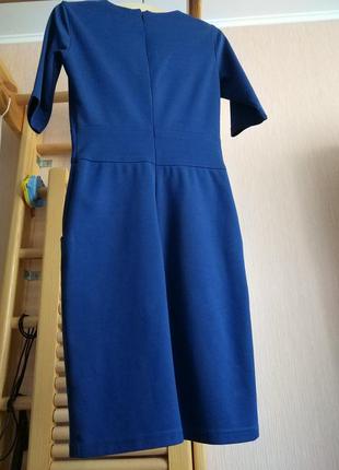 Синее приталеное платье с карманами musthave