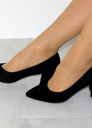 Черные туфли на устойчивом каблуке женские