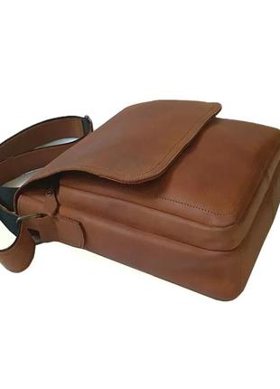Мужская кожаная сумка через плечо из натуральной кожи планшет мессенджер с клапаном светло-коричневая3 фото