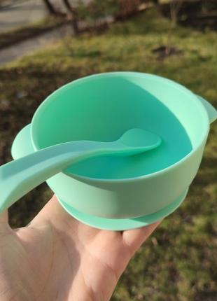 Силіконовий посуд для дітей  посуд для годування тарілочка із кришкою + ложка глибока силіконова тарілочка5 фото