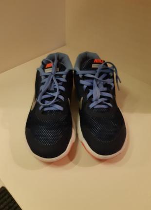 Кроссовки nike - оригинал для спорт зала . 38р.